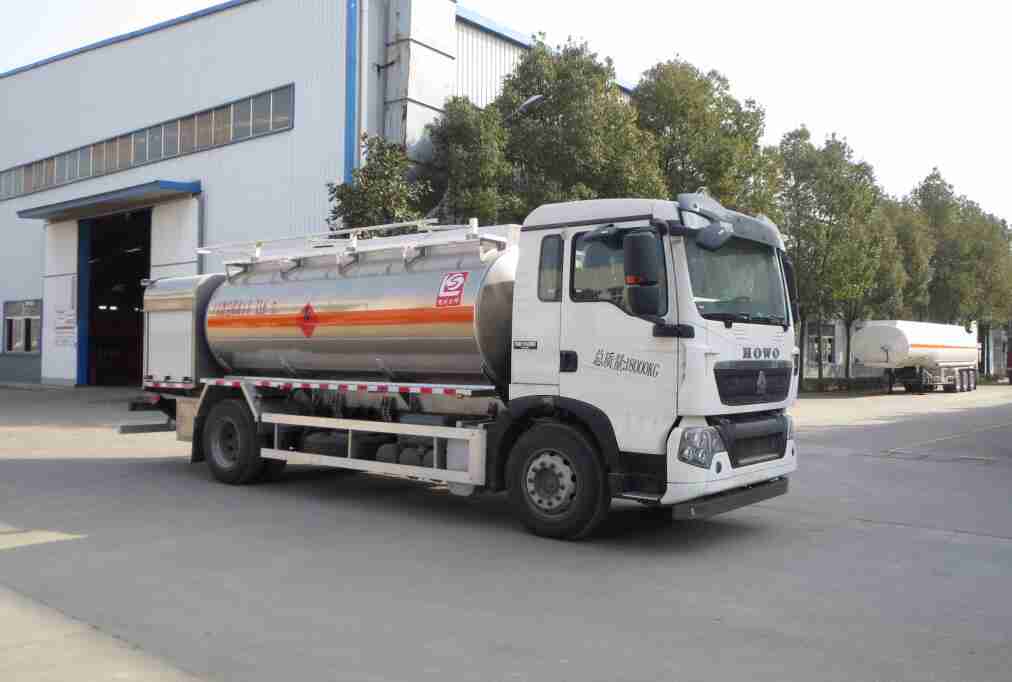 飛機(jī)加油車(chē)圖片 飛機(jī)加油車(chē)圖片