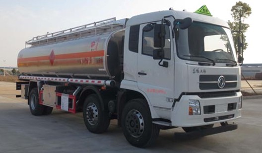 18噸東風(fēng)天錦小三軸鋁合金油罐車圖片 18噸東風(fēng)天錦小三軸鋁合金油罐車圖片