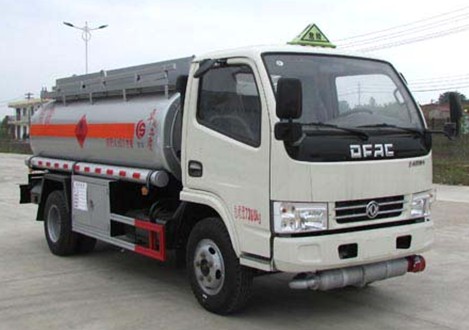 5噸東風(fēng)多利卡運油車圖片 5噸東風(fēng)多利卡運油車圖片
