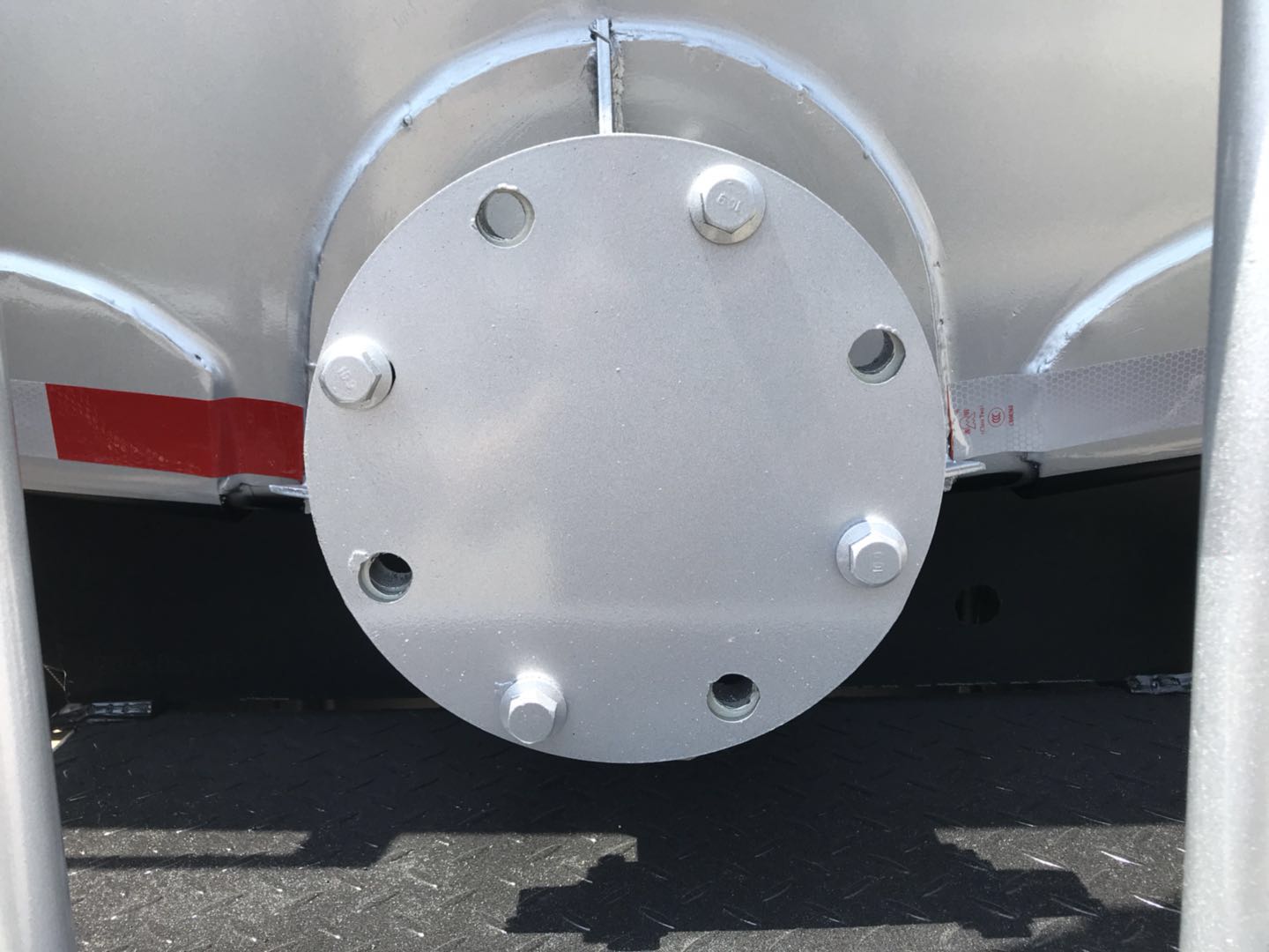 �������ǰ�ĺ�˹�Һ܇(ch��)��β�������ڈDƬ