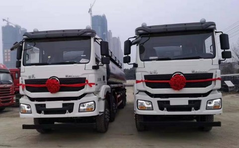 �������ǰ�ĺ�˹�Һ܇