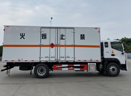 ����6.8�׸���W���W�R��3���ȼҺ�w��ʽ�\(y��n)ݔ܇