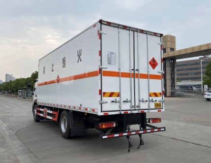 ����6.8�׸���W���W�R��3���ȼҺ�w��ʽ�\(y��n)ݔ܇