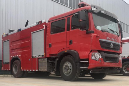 國六8噸重汽豪沃水罐消防車圖片 國六8噸重汽豪沃水罐消防車圖片