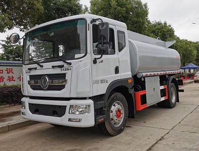 國(guó)六東風(fēng)多利卡D9普通液體運(yùn)輸車圖片 國(guó)六東風(fēng)多利卡D9普通液體運(yùn)輸車圖片