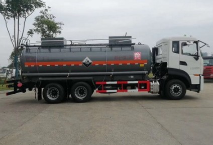 國(guó)六東風(fēng)天龍后八輪腐蝕性物品罐式運(yùn)輸車(chē)圖片 國(guó)六東風(fēng)天龍后八輪腐蝕性物品罐式運(yùn)輸車(chē)圖片