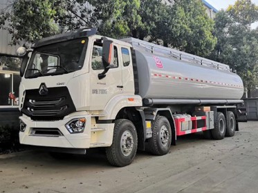 �������ǰ�ĺ�˹�Һ܇