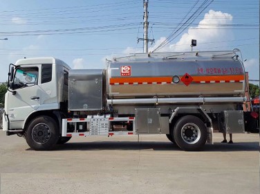 ����|�L���\�w�C����܇�S�҃r��