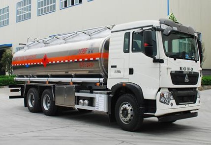 國(guó)六重汽豪沃24方運(yùn)油車 國(guó)六重汽豪沃24方運(yùn)油車