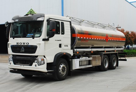 國(guó)六重汽豪沃24方運(yùn)油車 國(guó)六重汽豪沃24方運(yùn)油車
