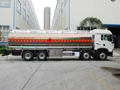 國六重汽豪沃30.6方鋁合金運(yùn)油車 國六重汽豪沃30.6方鋁合金運(yùn)油車