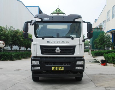 國六重汽汕德卡23.6方鋁合金運(yùn)油車 國六重汽汕德卡23.6方鋁合金運(yùn)油車