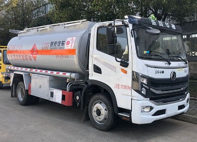 國六東風(fēng)華神(T3)8噸油罐車 國六東風(fēng)華神(T3)8噸油罐車