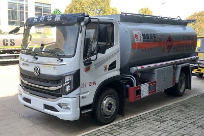 國六東風(fēng)華神(T3)8噸油罐車 國六東風(fēng)華神(T3)8噸油罐車