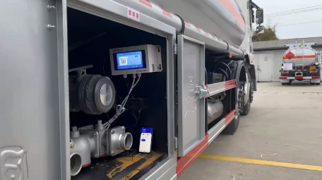 �͹�܇܇�d�C(j��)Һλ�x