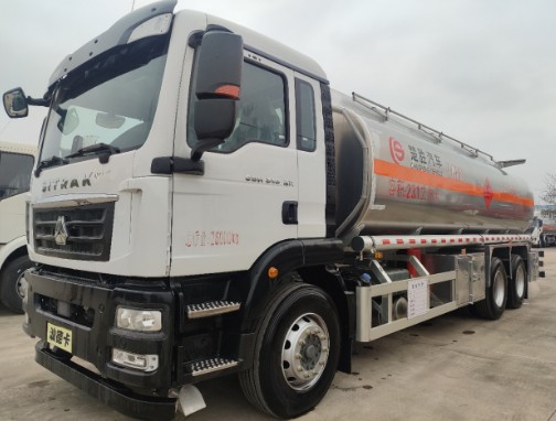 重汽汕德卡后雙橋/后八輪油罐車(chē)_楚勝牌CSC5268GYYLZK6型鋁合金運(yùn)油車(chē) 重汽汕德卡后雙橋/后八輪油罐車(chē)_楚勝牌CSC5268GYYLZK6型鋁合金運(yùn)油車(chē)