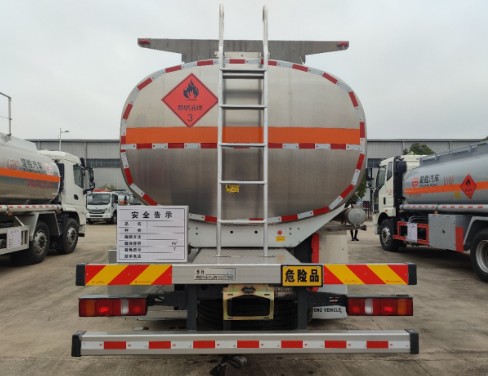重汽汕德卡后雙橋/后八輪油罐車(chē)_楚勝牌CSC5268GYYLZK6型鋁合金運(yùn)油車(chē) 重汽汕德卡后雙橋/后八輪油罐車(chē)_楚勝牌CSC5268GYYLZK6型鋁合金運(yùn)油車(chē)