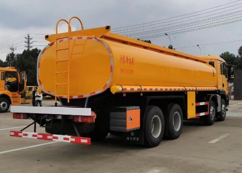 �����ǵ¿�ǰ�ĺ����ͨҺ�w�\(y��n)ݔ܇