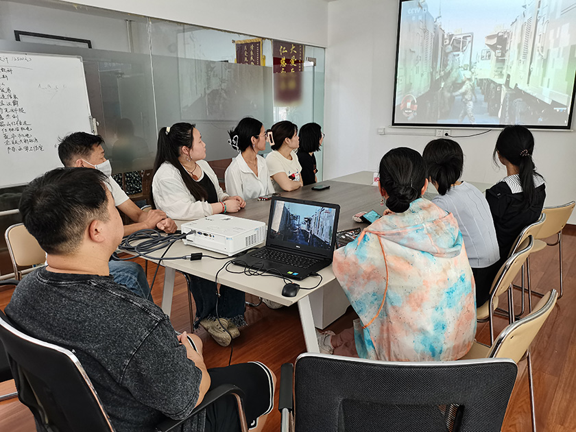 蘇州世麥德電子有限公司員工觀看九三閱兵，弘揚愛國主義精神